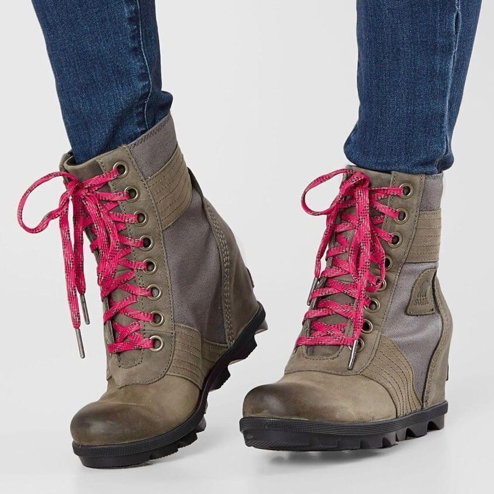 Sorel Lexi Leather Wedge Boot Size 8